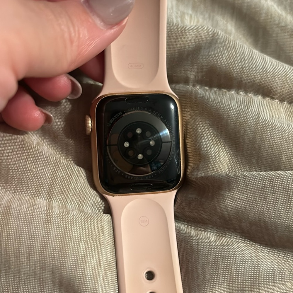 Apple Watch 6 40mm GPS Gold Pink Sands - Picture 5 of 8